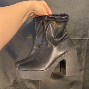 Steve Madden Black Chunky Heel Ankle Boots